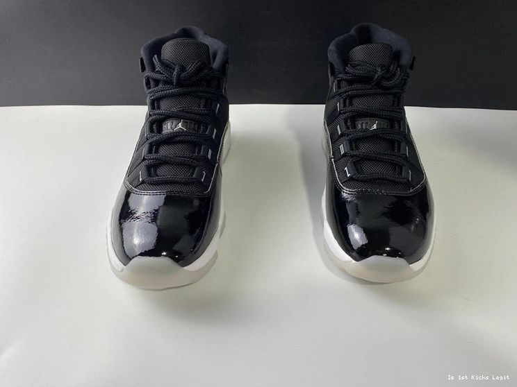 11  “25th  Jordan CT8012-011 Anniversary” Air 0420